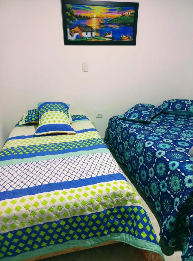 Hostel Kumho Home Меделин Екстериор снимка
