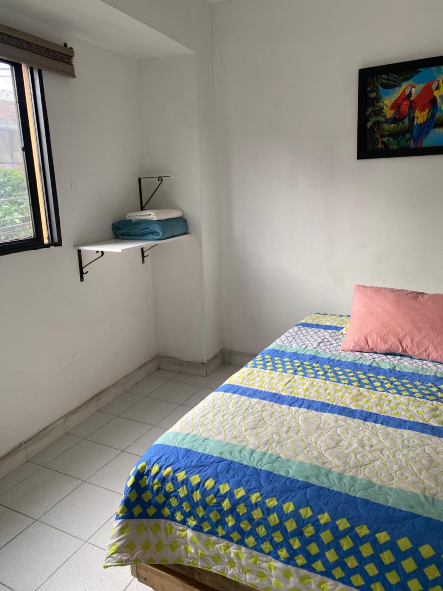 Hostel Kumho Home Меделин Екстериор снимка