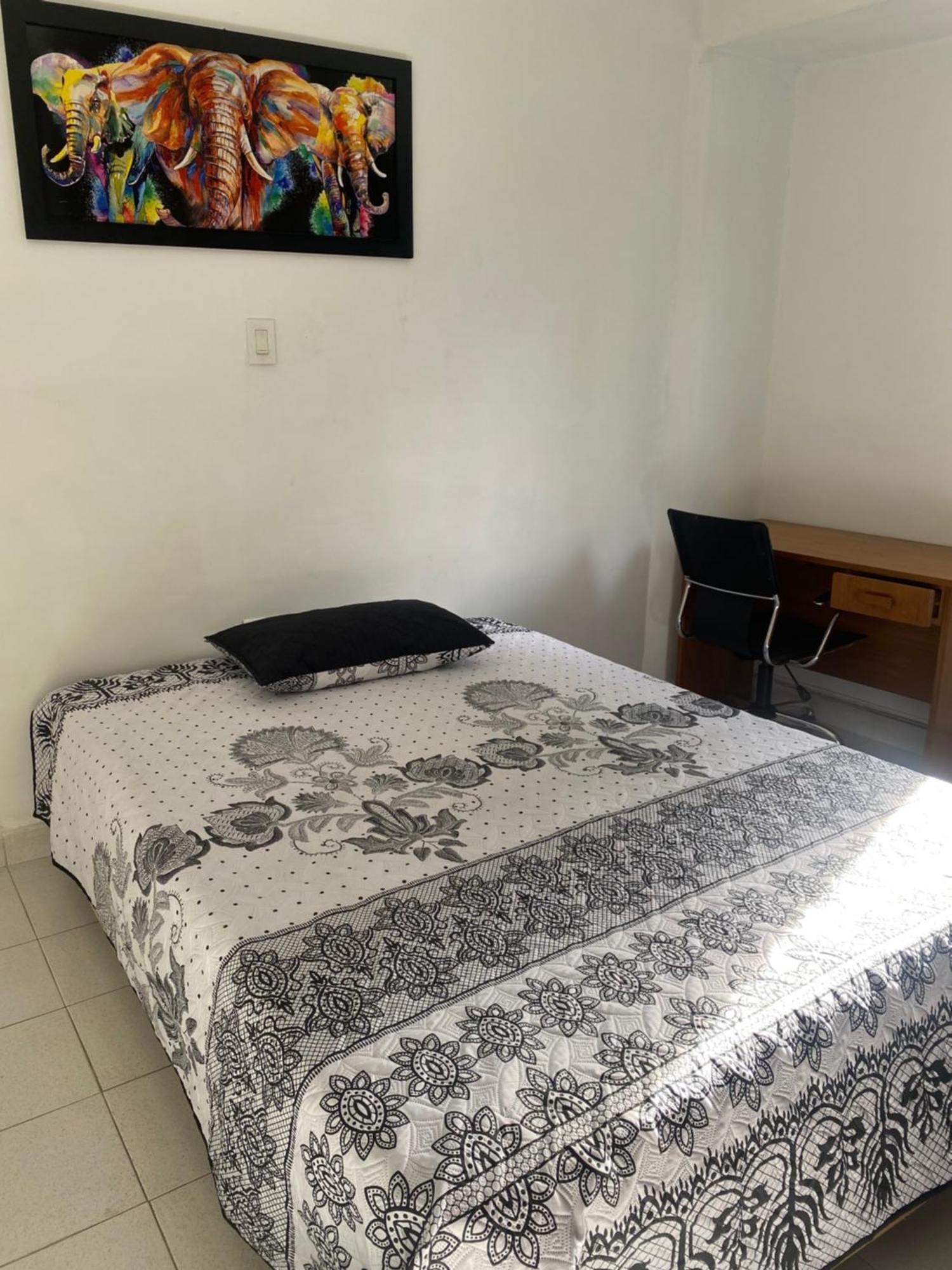 Hostel Kumho Home Меделин Екстериор снимка