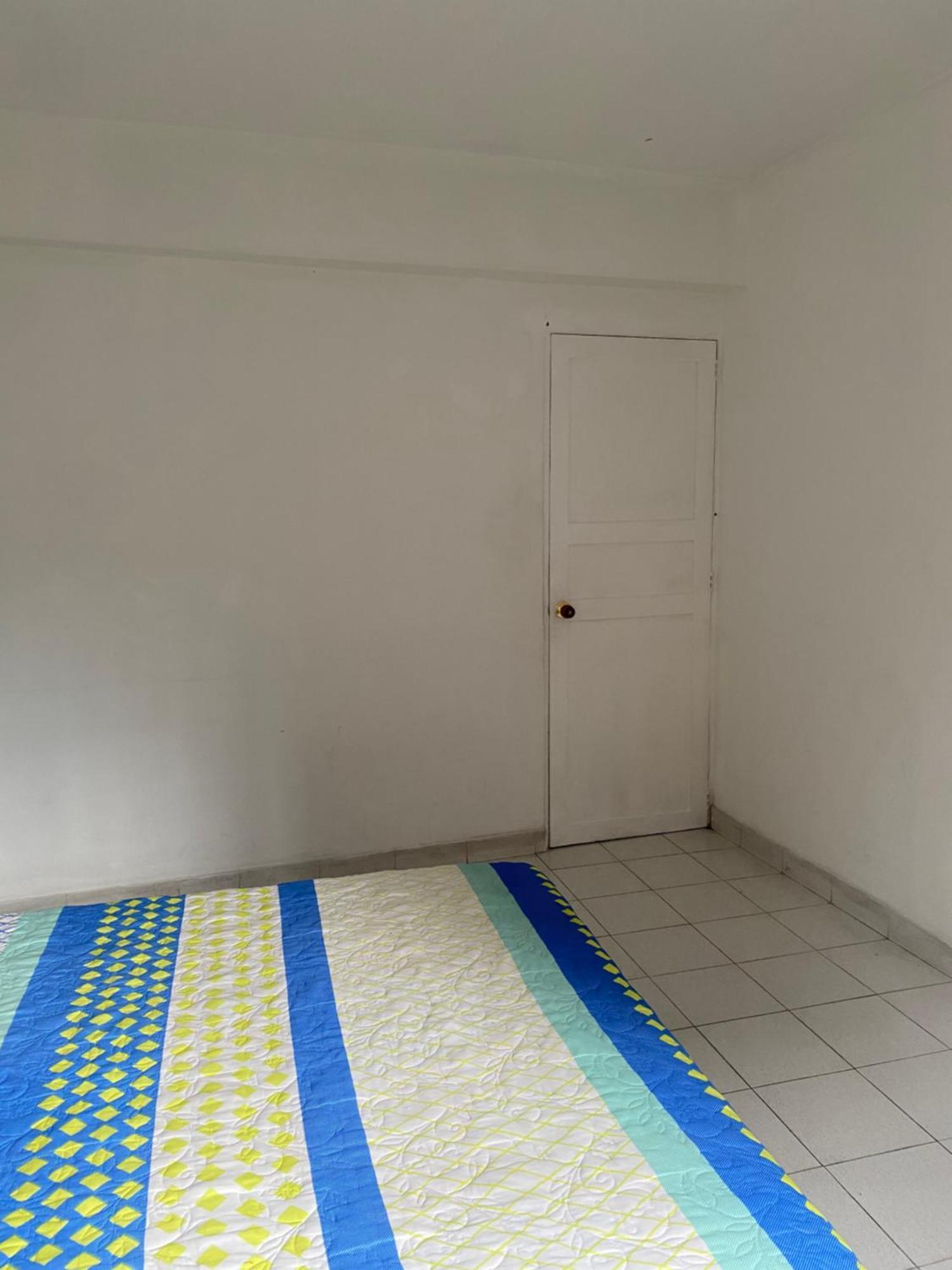 Hostel Kumho Home Меделин Екстериор снимка